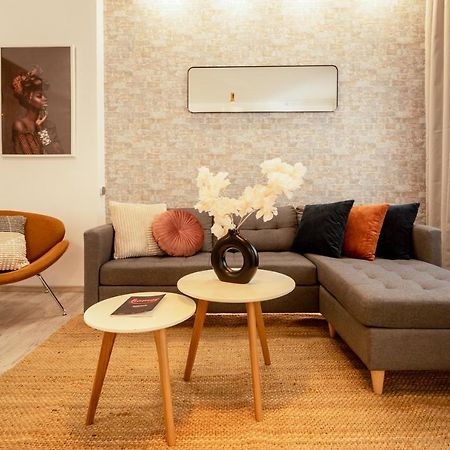 Ideal Stay: Spacious 2Br Apt Near Calea Victoriei Bukarest Exterior foto