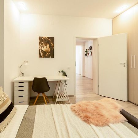 Ideal Stay: Spacious 2Br Apt Near Calea Victoriei Bukarest Exterior foto