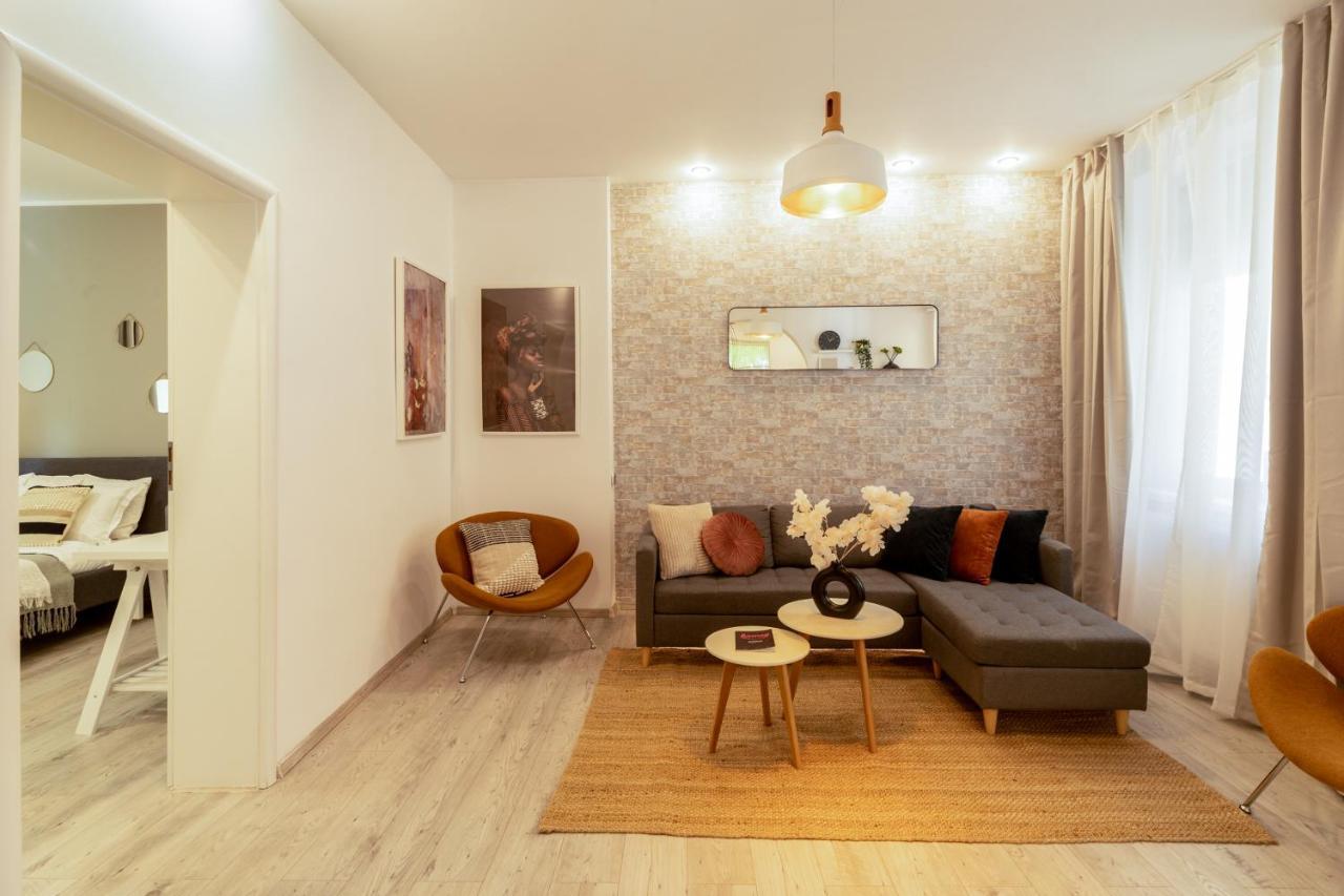Ideal Stay: Spacious 2Br Apt Near Calea Victoriei Bukarest Exterior foto