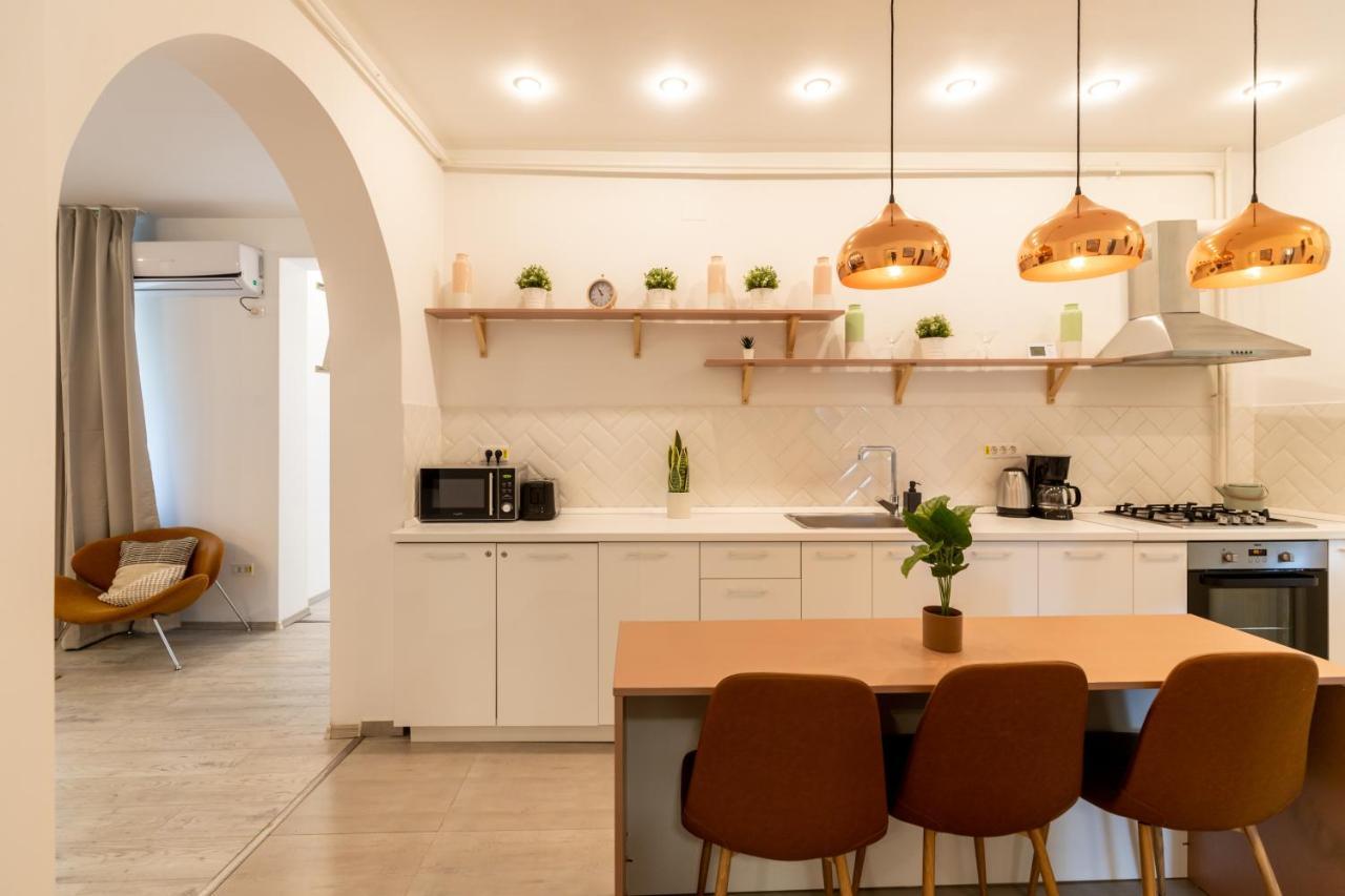 Ideal Stay: Spacious 2Br Apt Near Calea Victoriei Bukarest Exterior foto