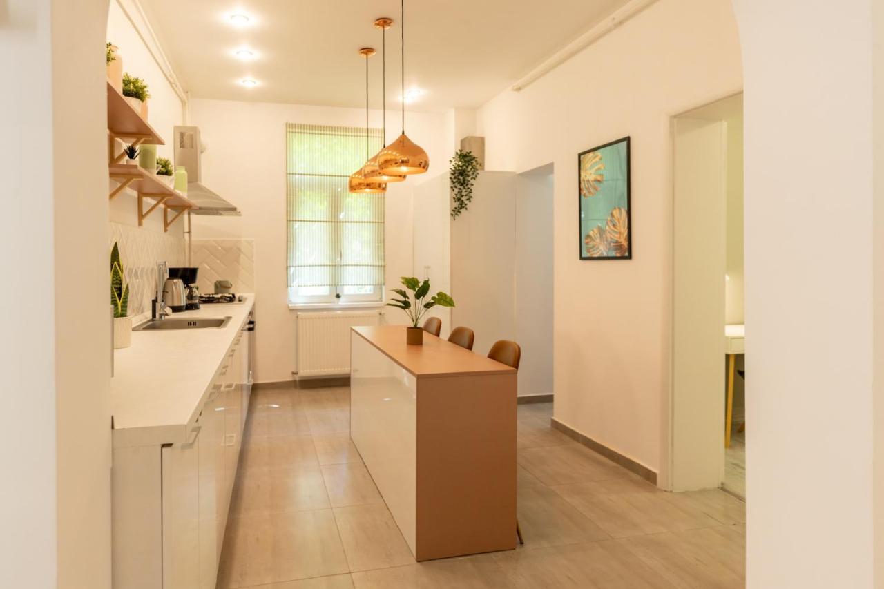 Ideal Stay: Spacious 2Br Apt Near Calea Victoriei Bukarest Exterior foto