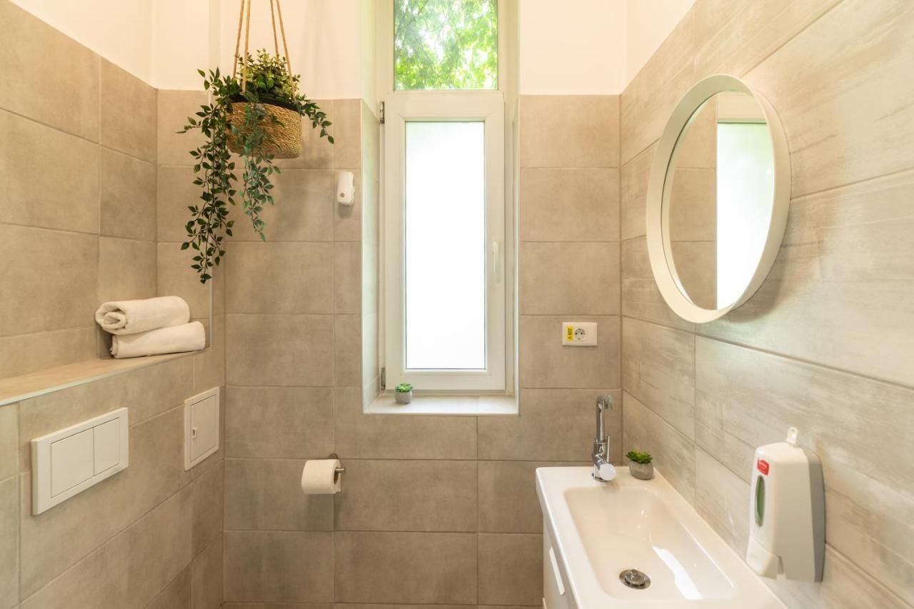 Ideal Stay: Spacious 2Br Apt Near Calea Victoriei Bukarest Exterior foto